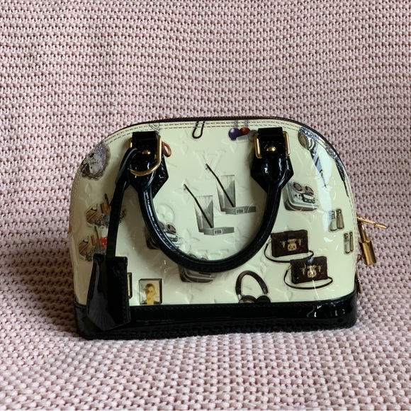 LOUIS VUITTON (COLLECTOR)
Alma "Sticker Animation" Handbag By Nicolas Ghesquière - Picture 3 of 9